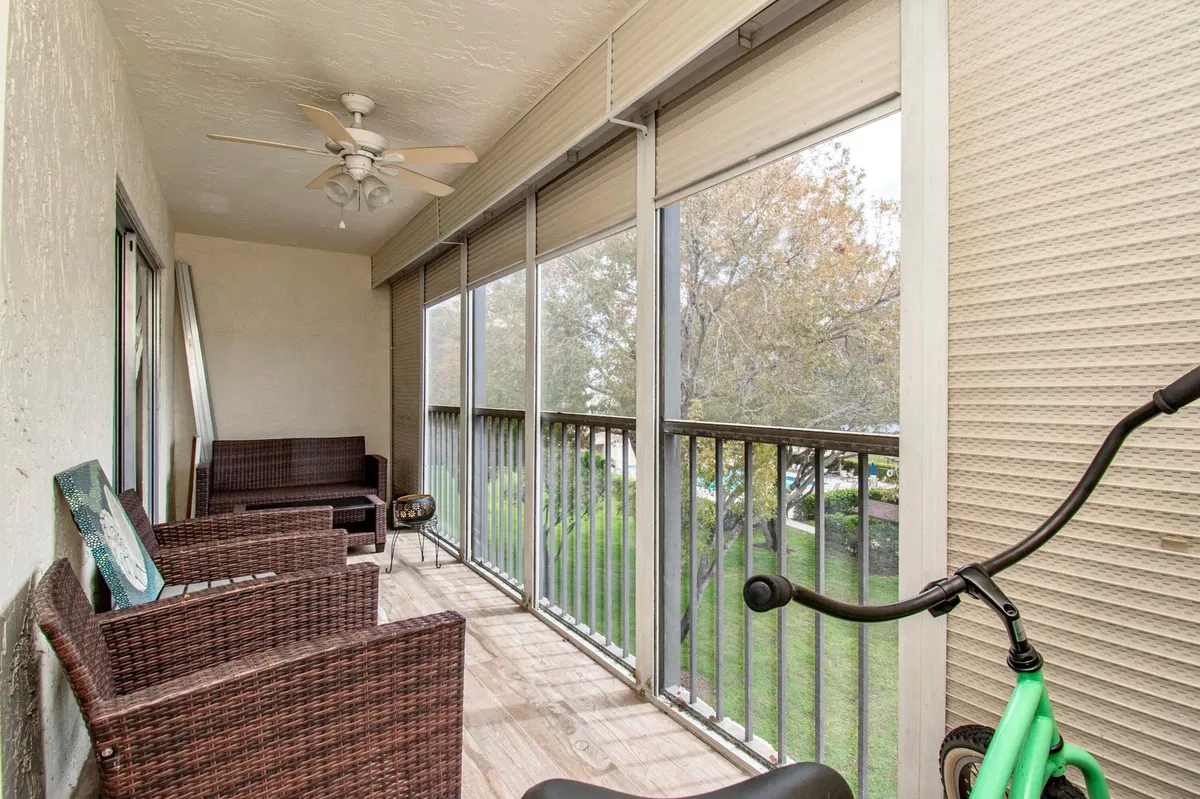 Unit 408 photo 22