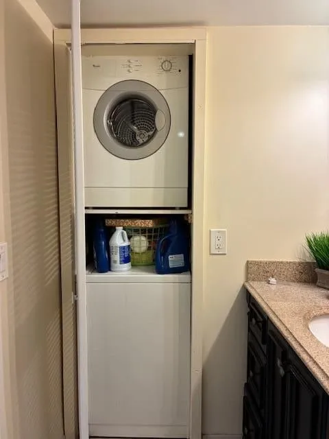 Unit 504 photo 7