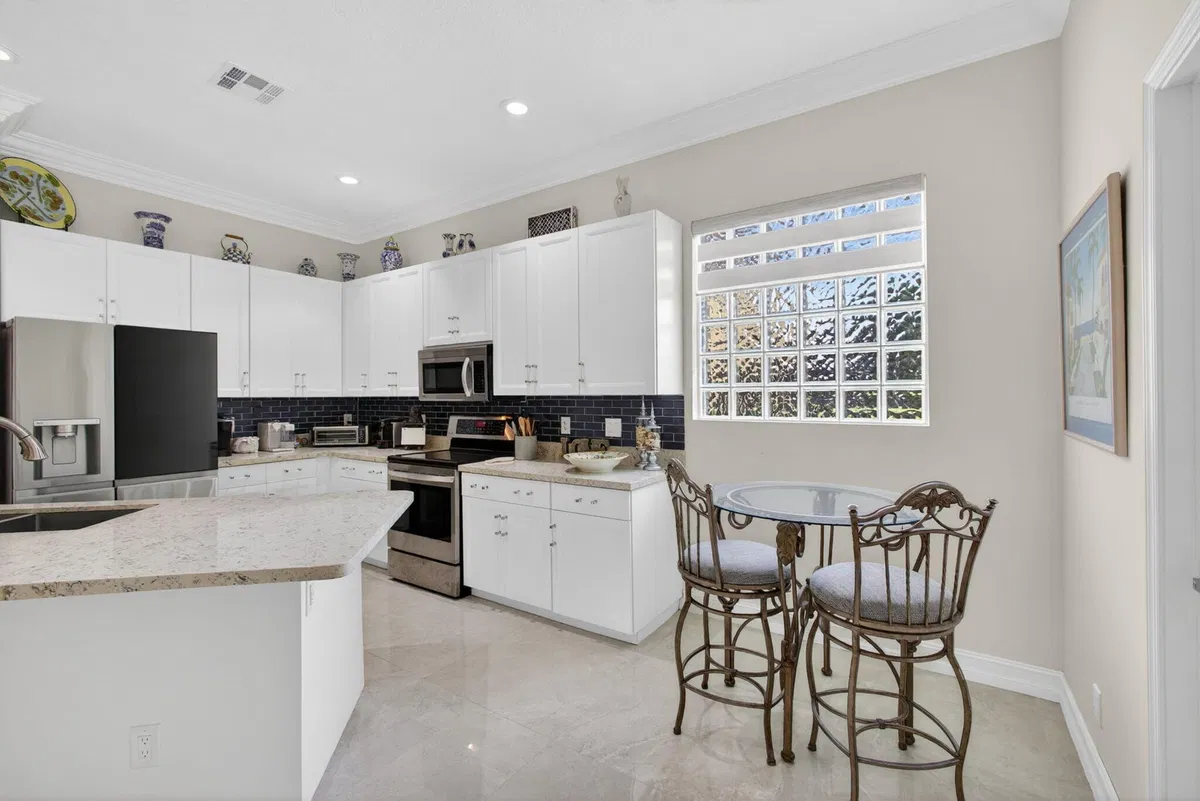 Residence photo 31