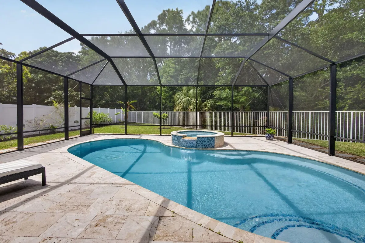 Residence photo 61