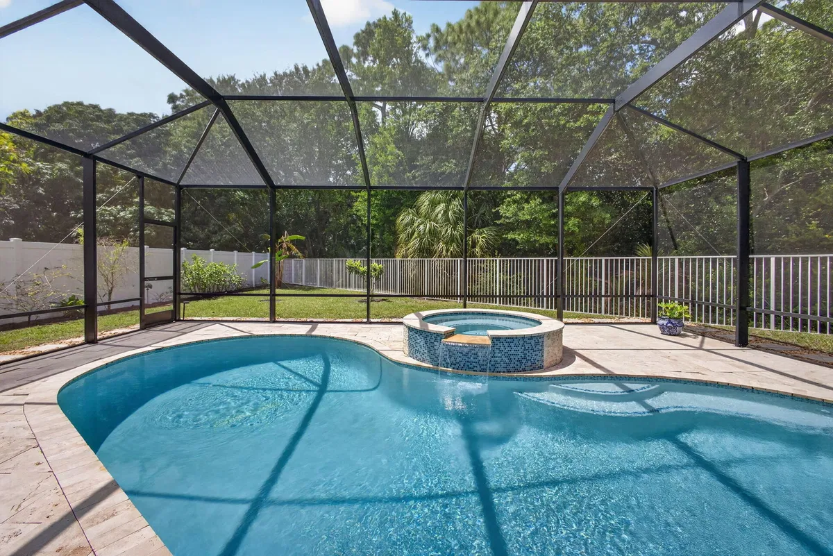 Residence photo 64