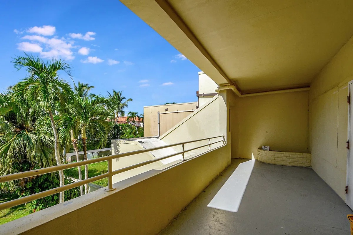 Royal Park Residence photo 25