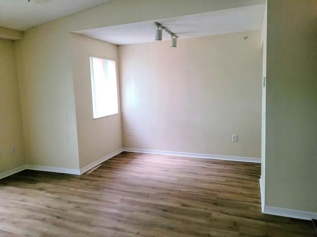 Unit 324 photo 7