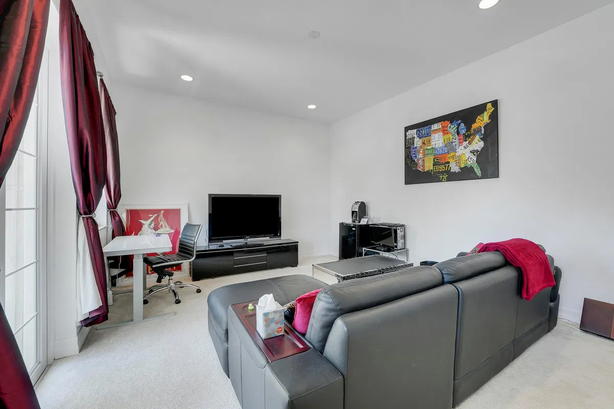 Residence photo 43