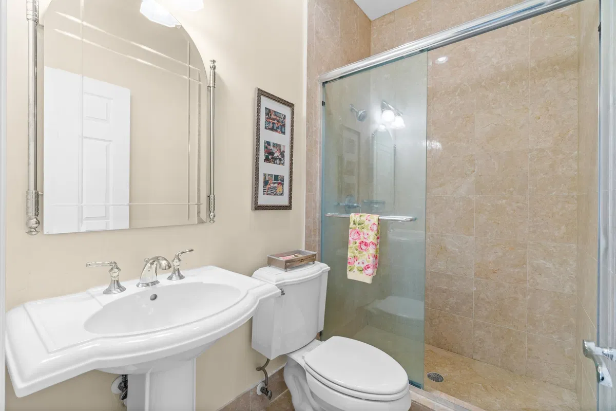 Residence photo 25