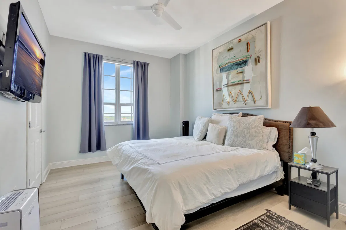 The Whitney Unit 801 photo 16