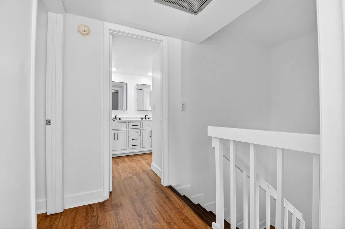 Residence photo 25