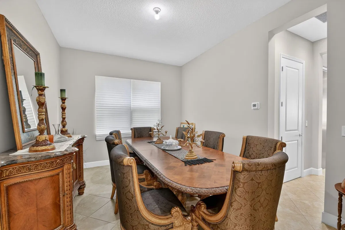 Residence photo 22