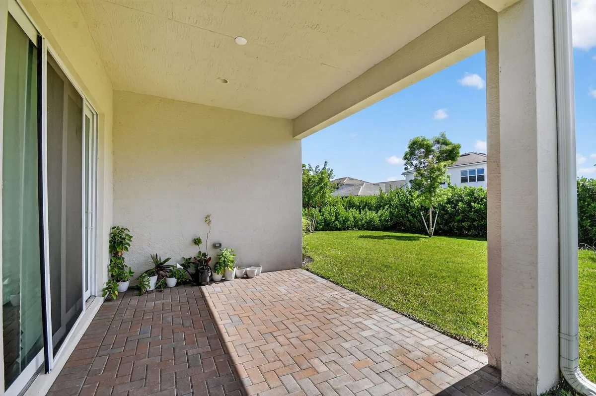 Residence photo 67