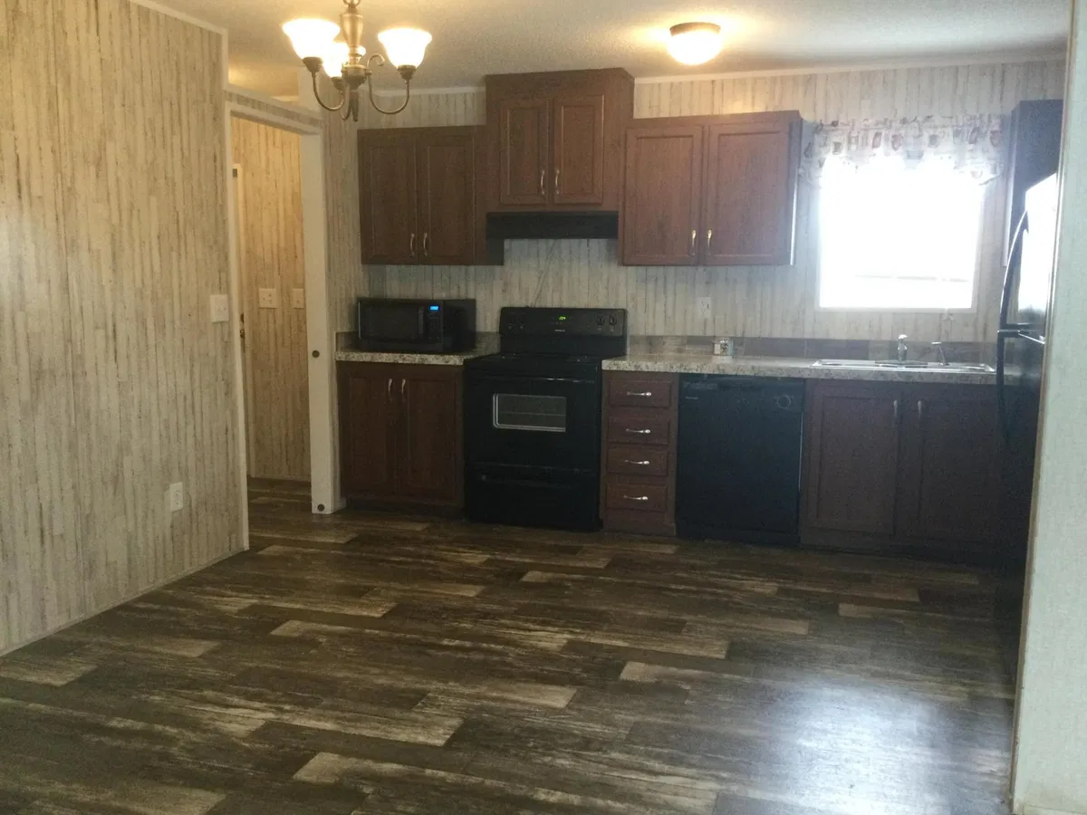 Unit 82 photo 7