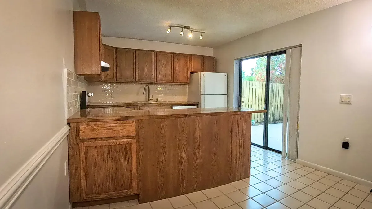  Unit 415 photo 7