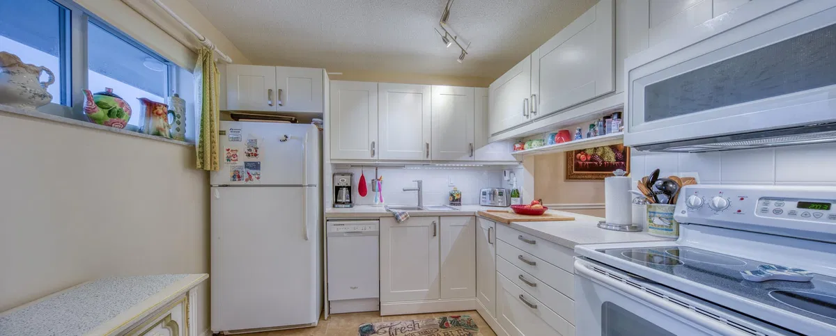Unit 413 photo 10