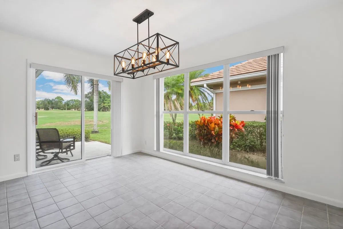 Monarch Country Club Residence photo 10