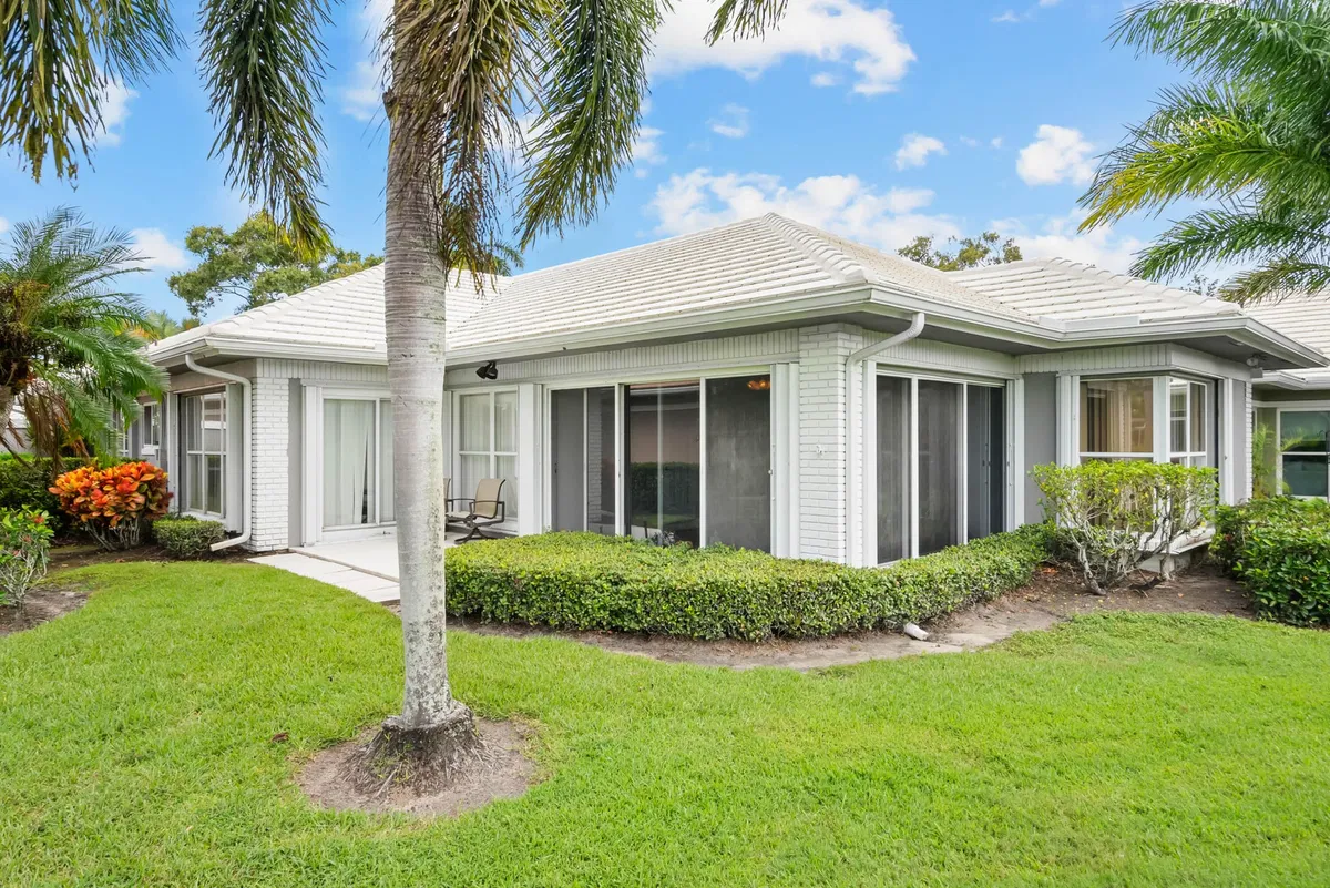 Monarch Country Club Residence photo 34