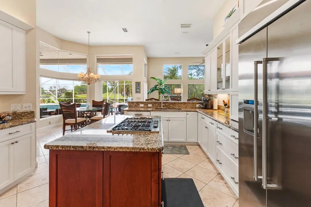 Monarch Country Club Residence photo 19