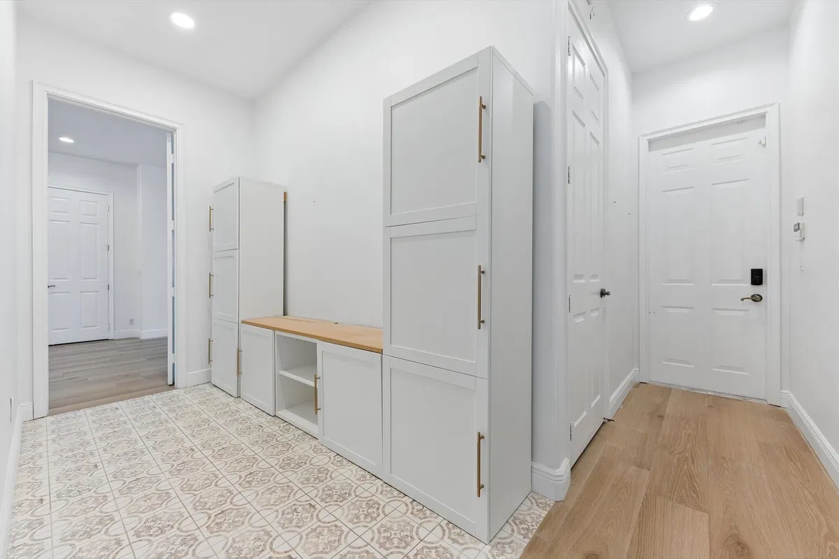  Residence photo 55