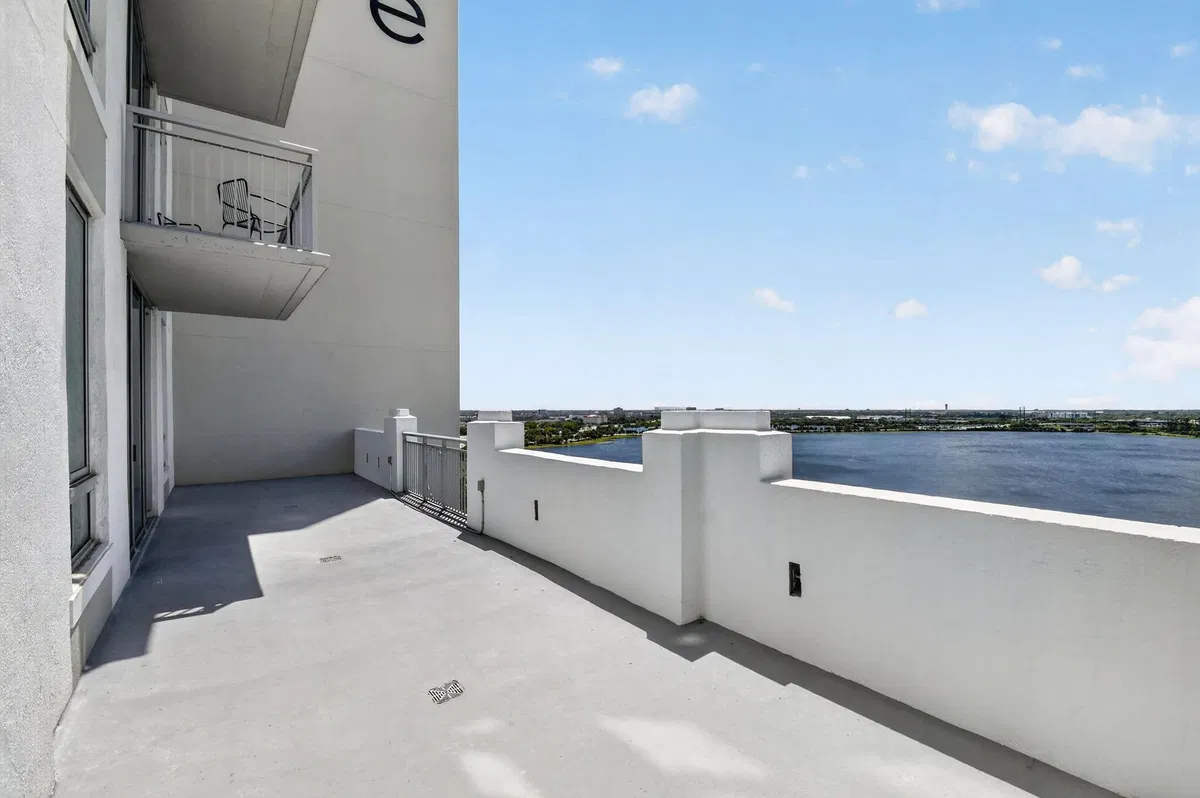 The Edge Unit 1112 photo 28