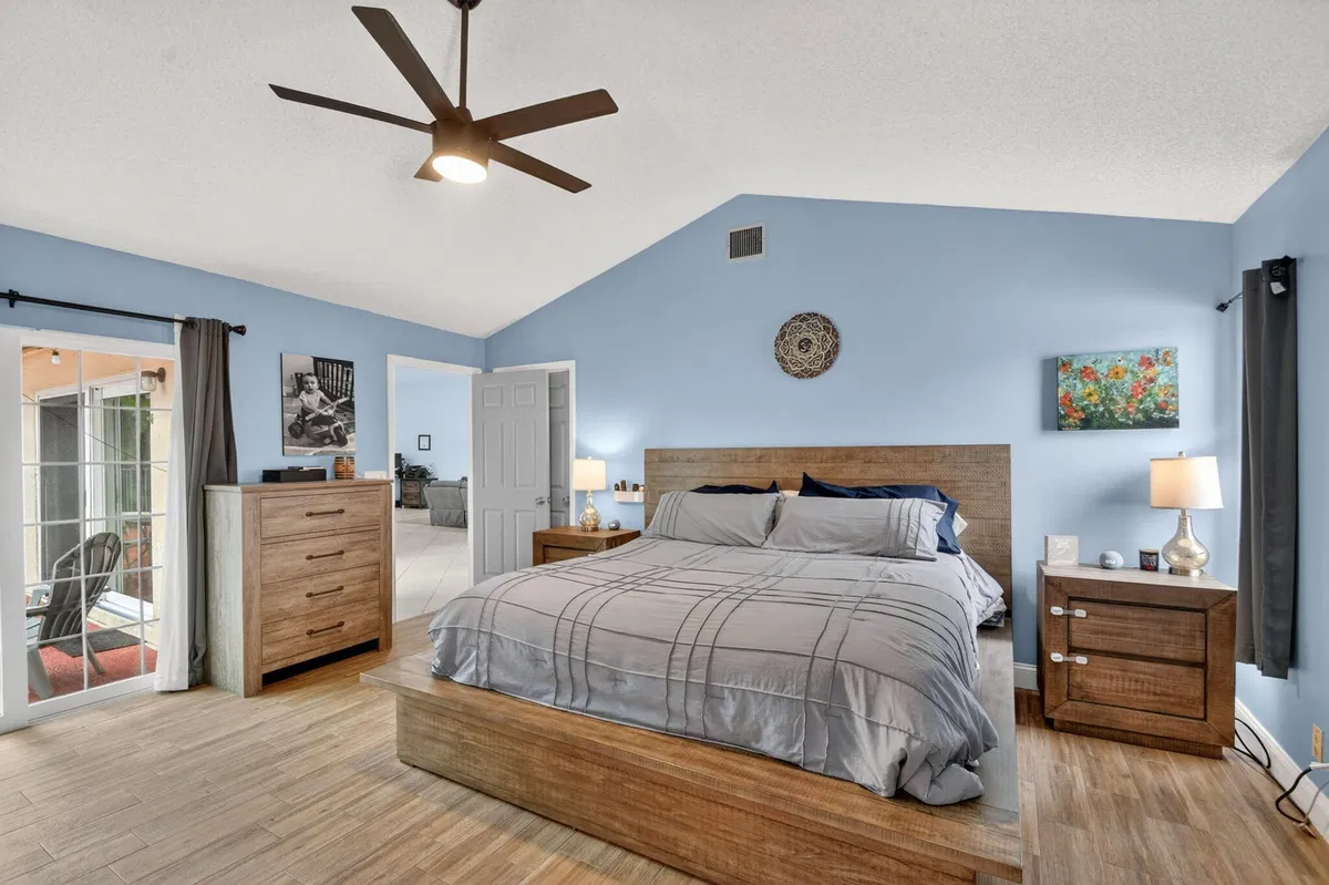 Residence photo 22