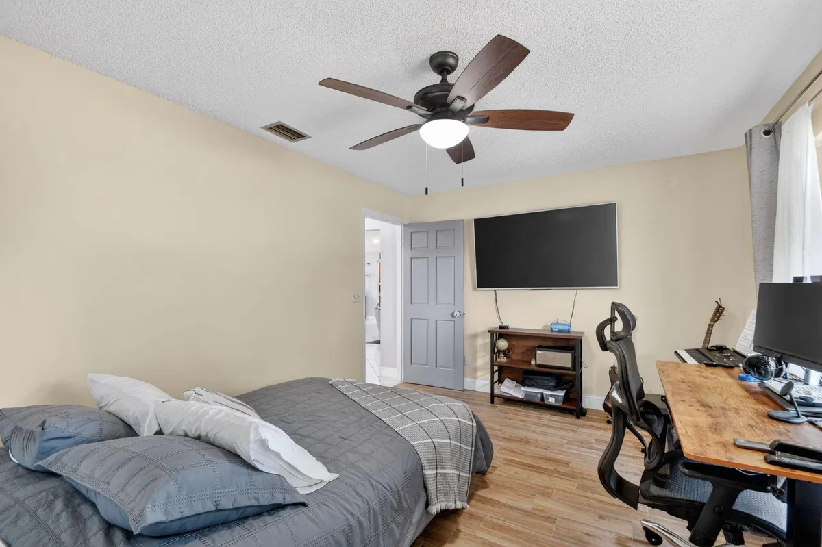 Residence photo 31