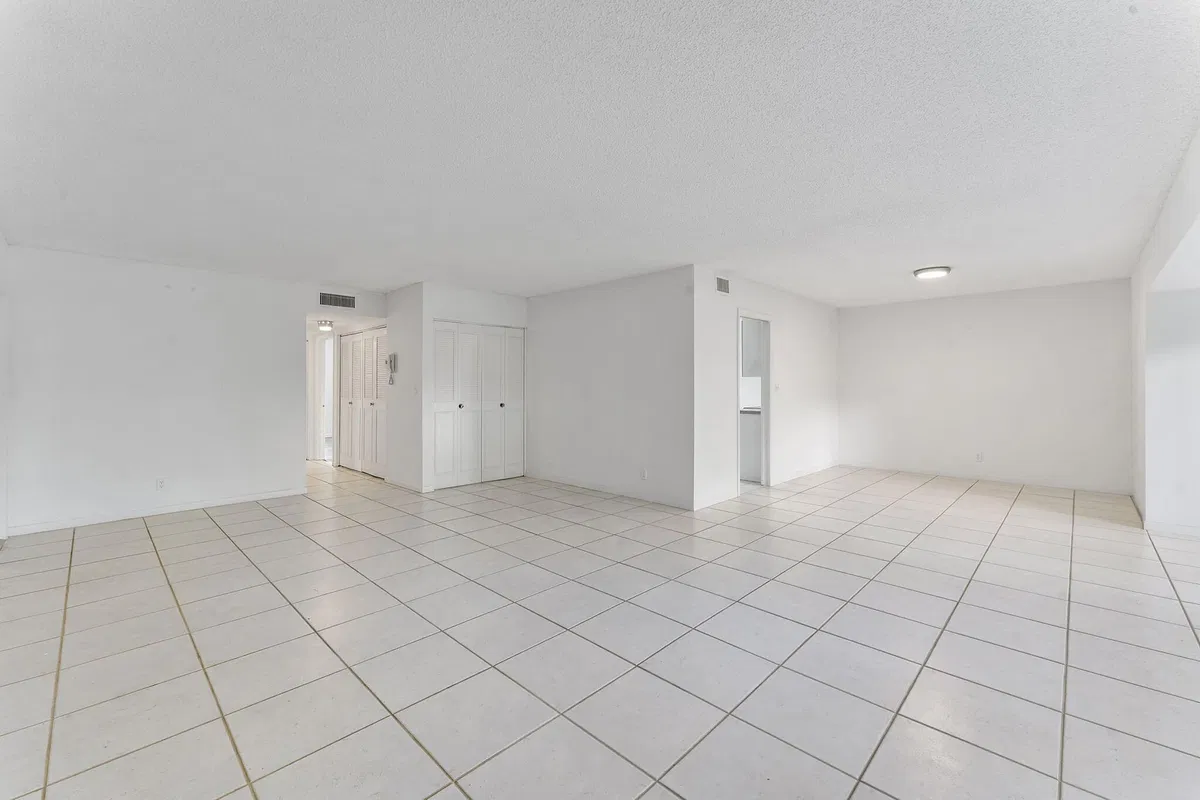 Unit 170 photo 10
