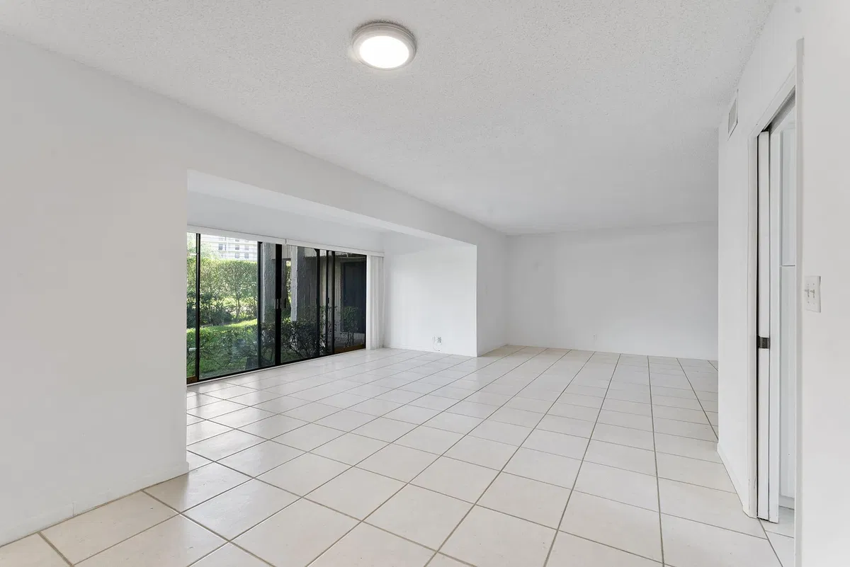  Unit 170 photo 16