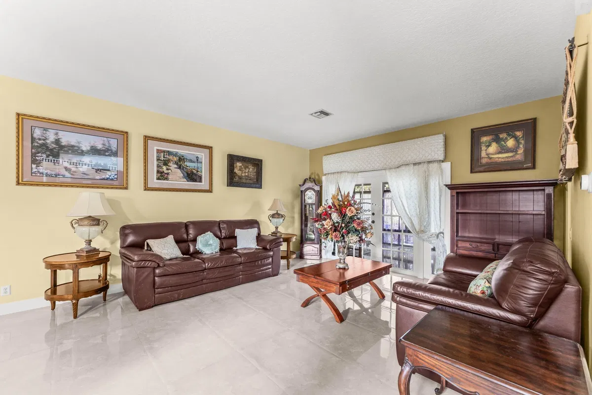 Residence photo 10