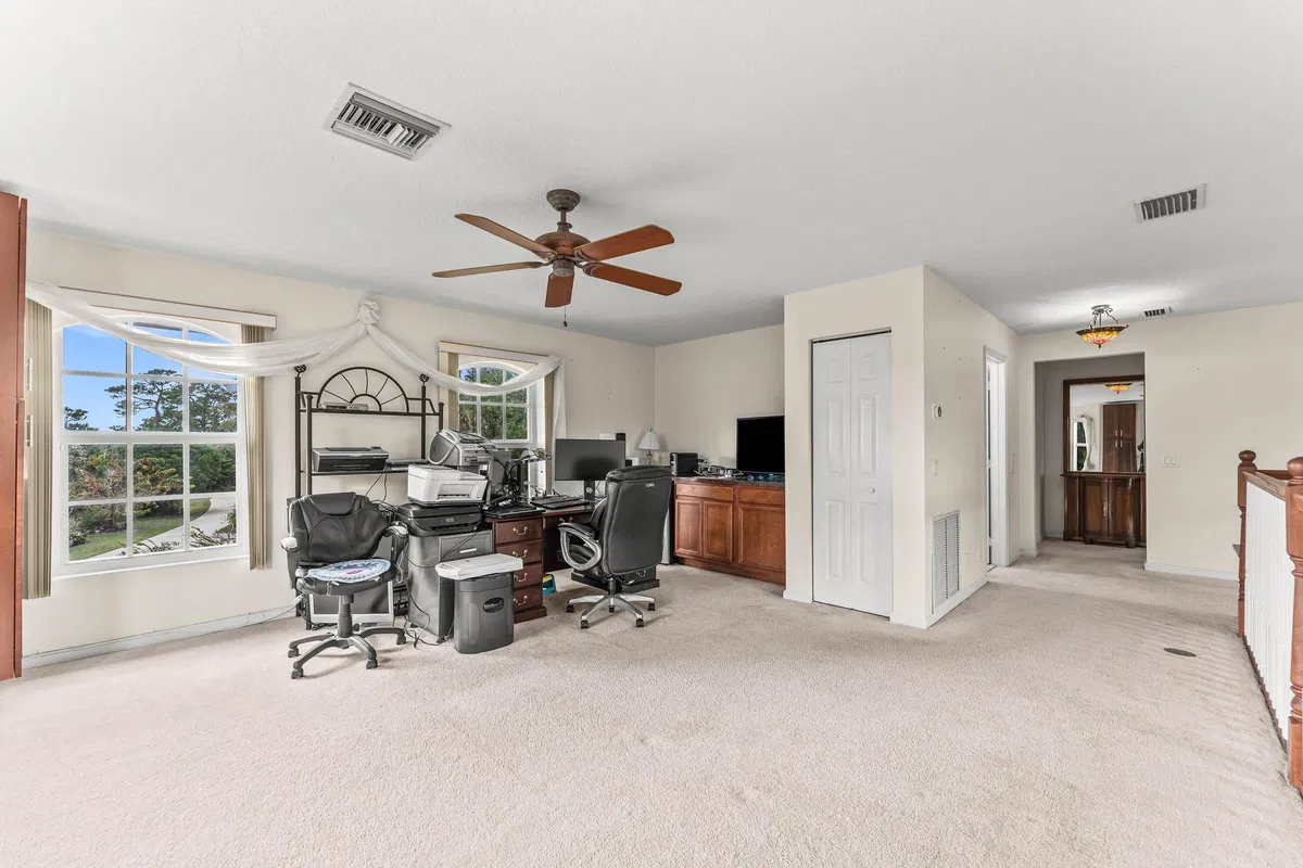 Residence photo 25