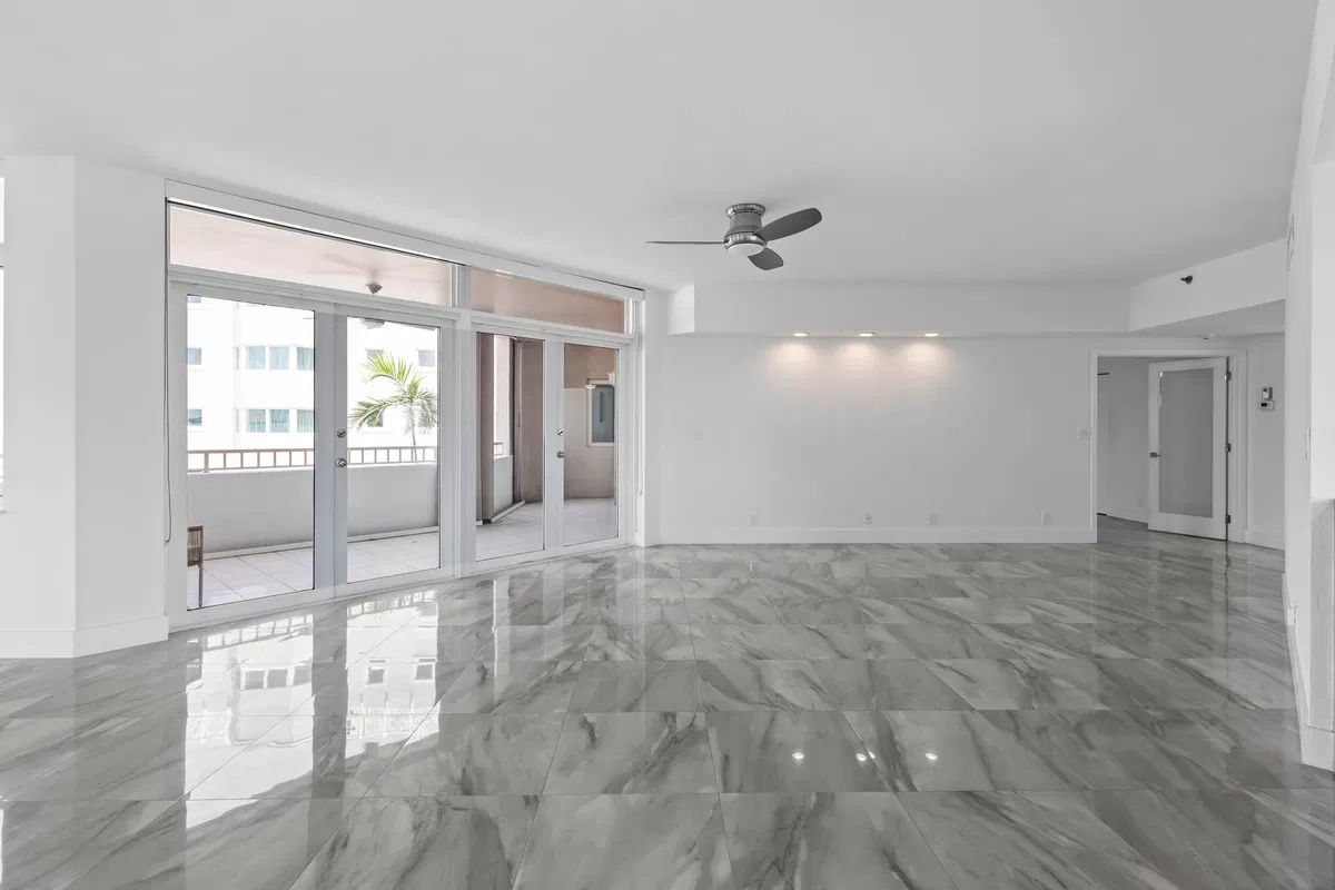 300 SE Fifth Boca Unit 5180 photo 16