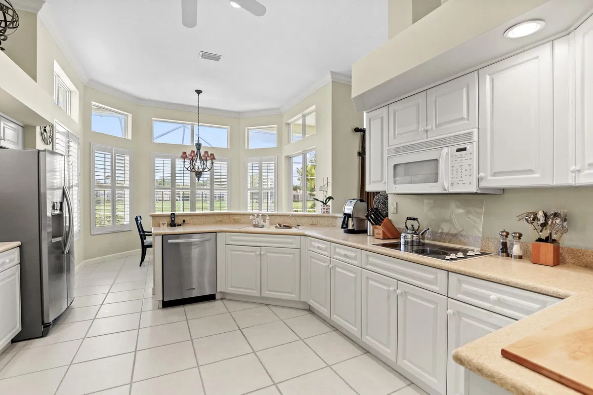 Monarch Country Club Residence photo 7