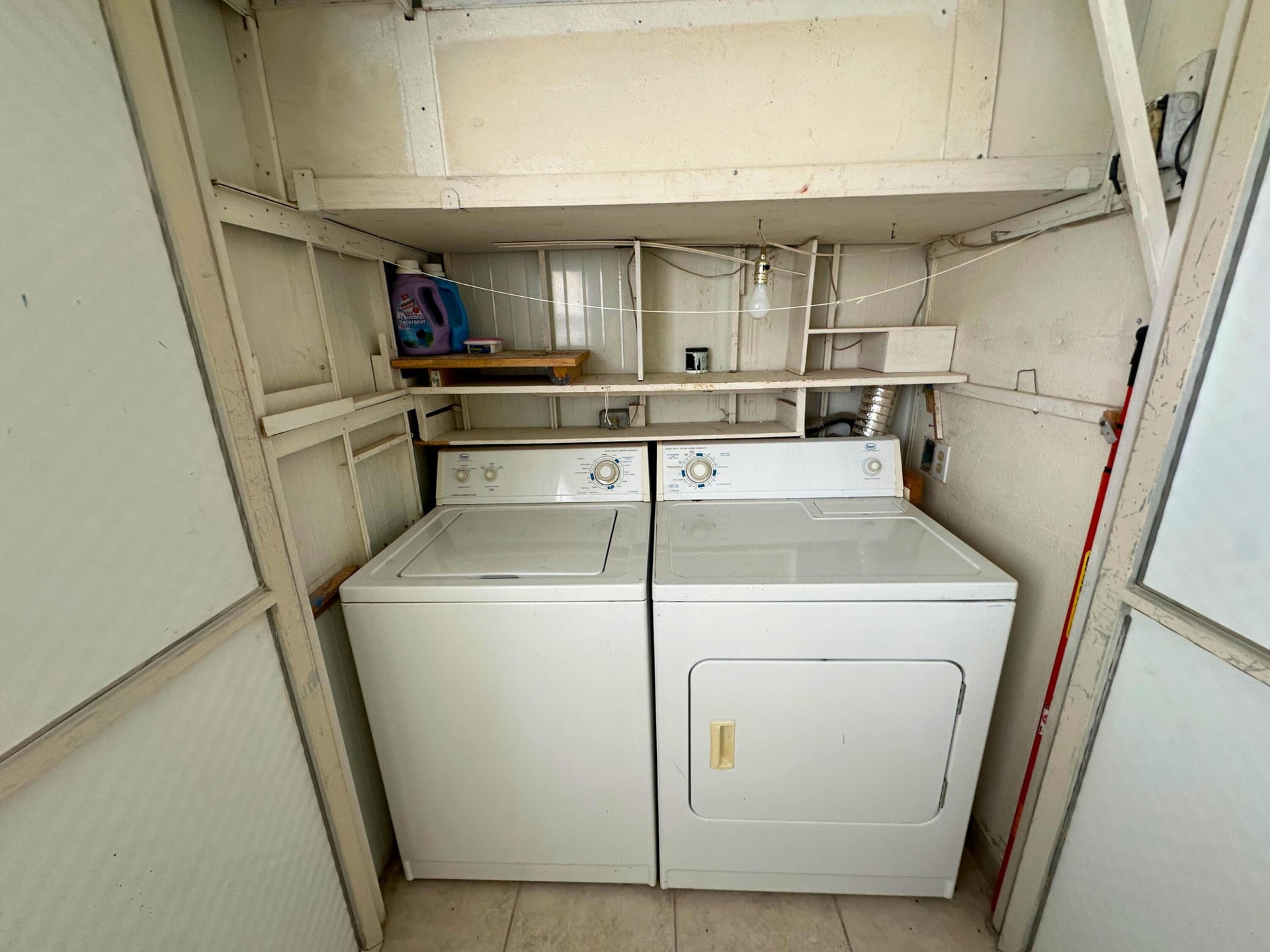 Unit 337 photo 16