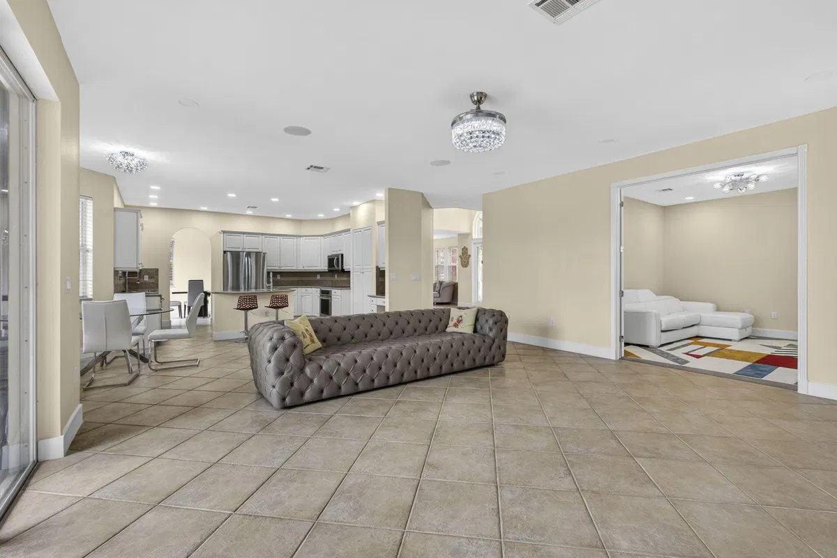 Residence photo 22