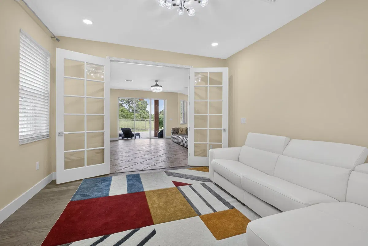 Residence photo 25