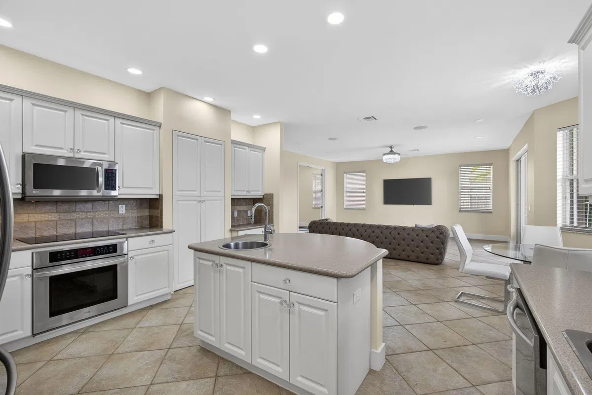 Residence photo 34