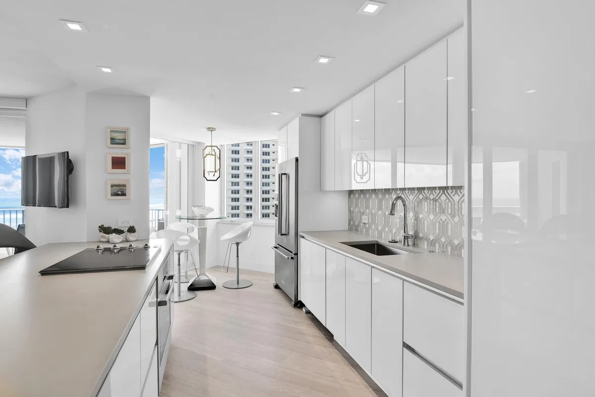 550 S Ocean Boca Unit 1004 photo 13