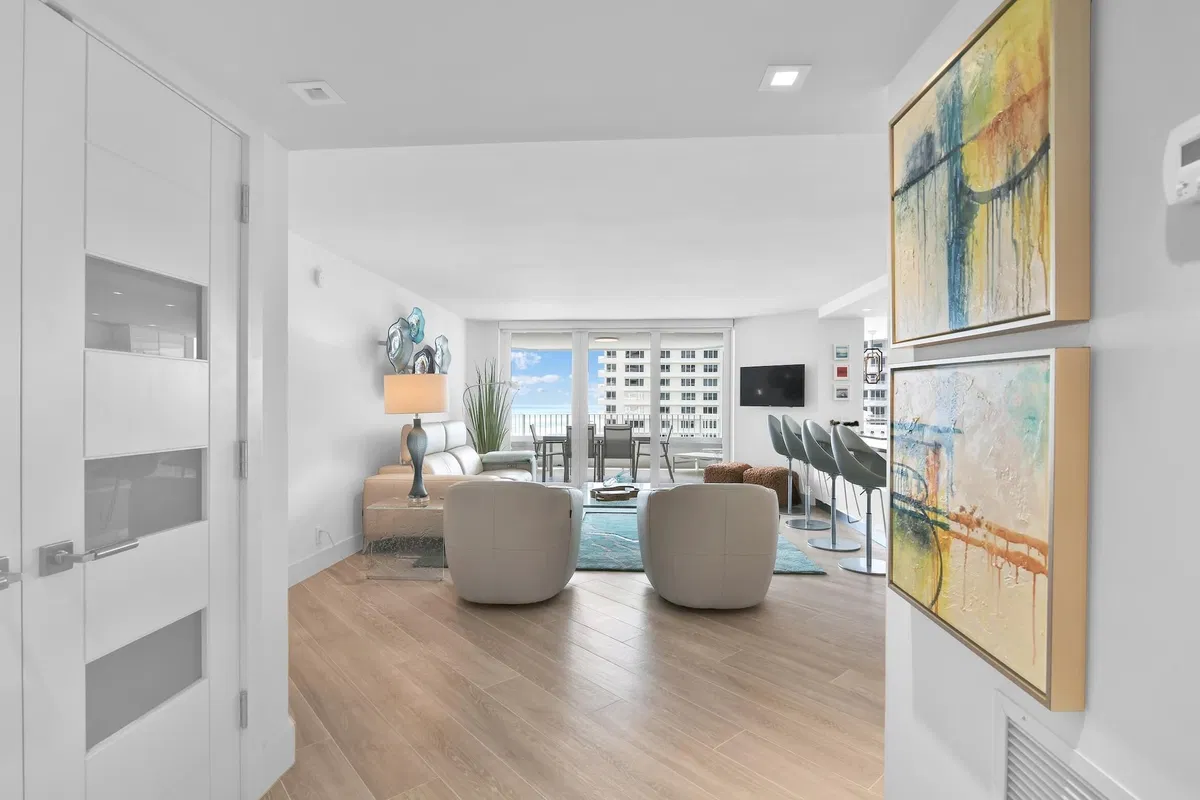 550 S Ocean Boca Unit 1004 photo 31