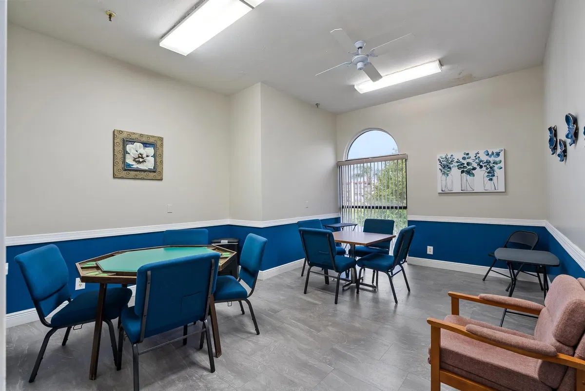 Unit 408 photo 25