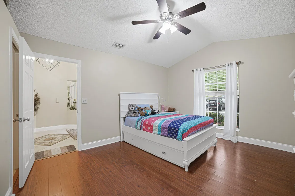 Residence photo 28