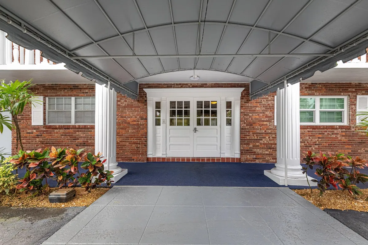 Unit 205 photo 28