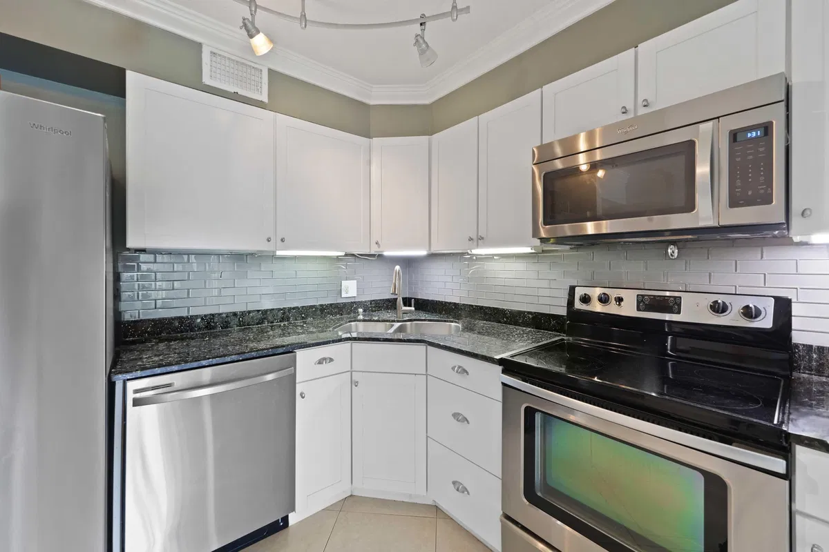 Unit 202-c photo 7
