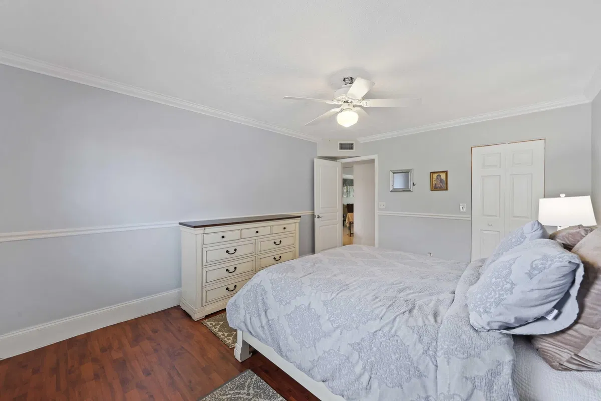 Unit 202-c photo 16