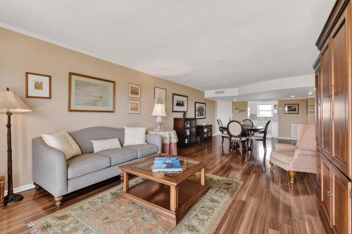 801 Lake Shore Unit 414 photo 13