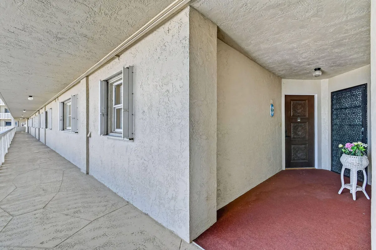 801 Lake Shore Unit 414 photo 34