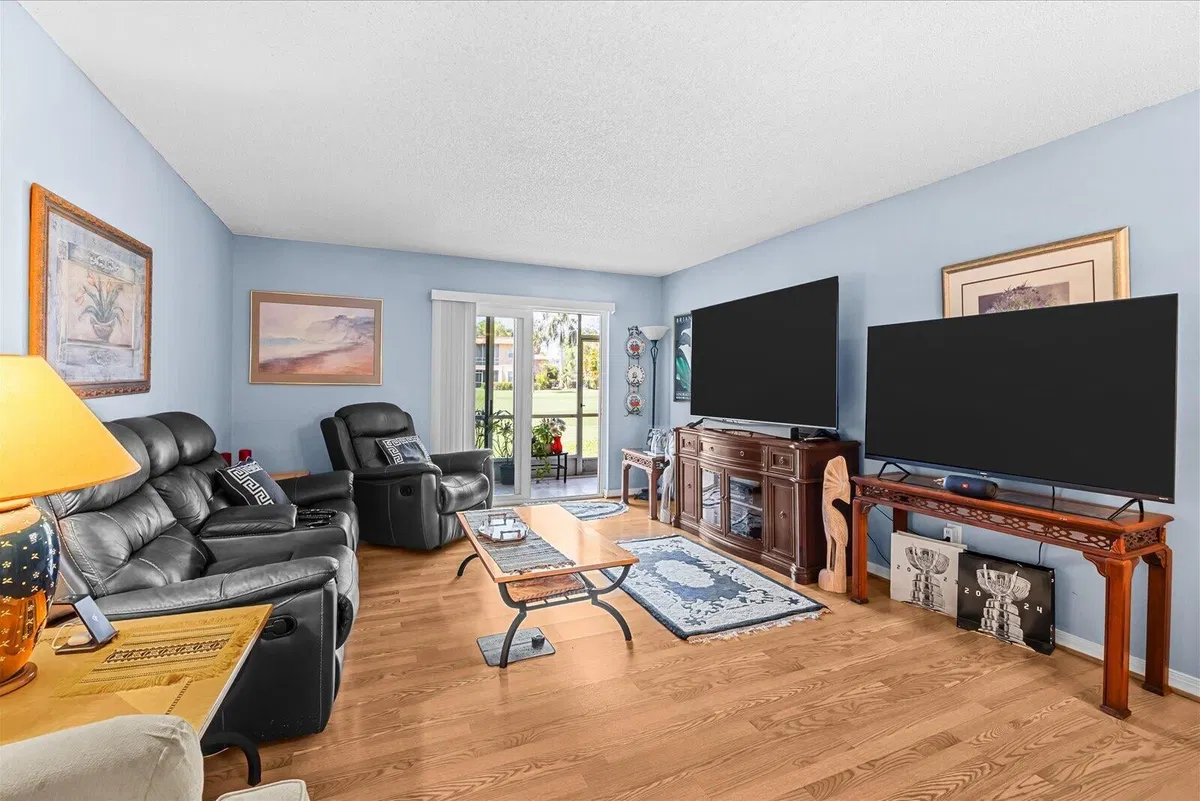 Unit 22-d photo 7