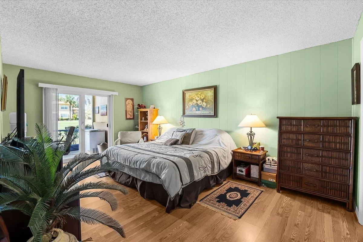 Unit 22-d photo 13