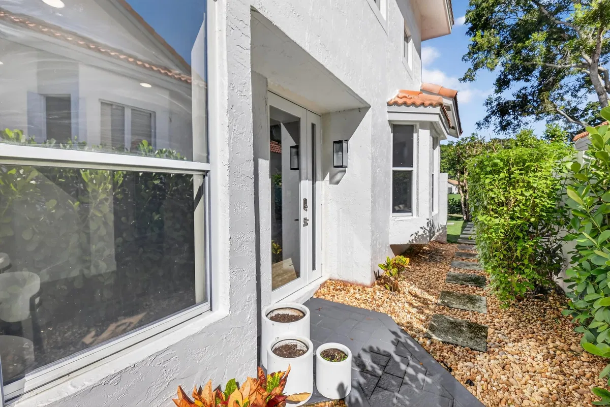 Residence photo 4