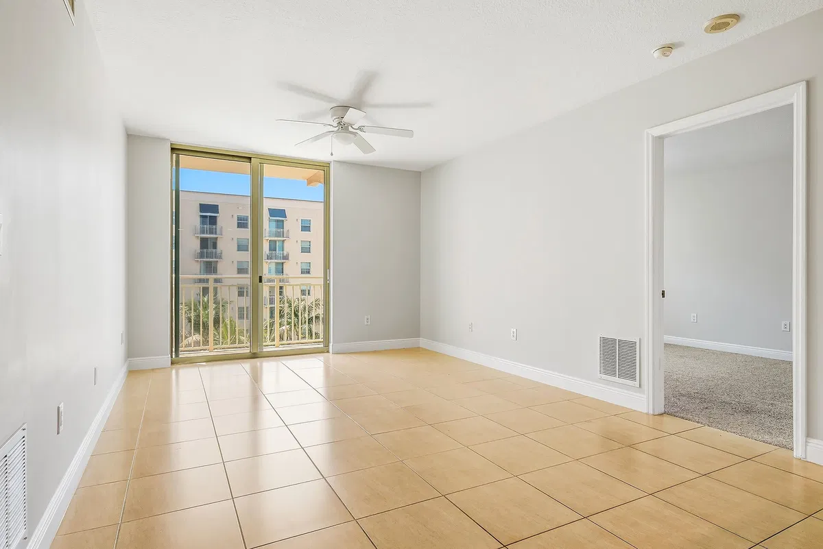 610 Clematis Unit 609 photo 7