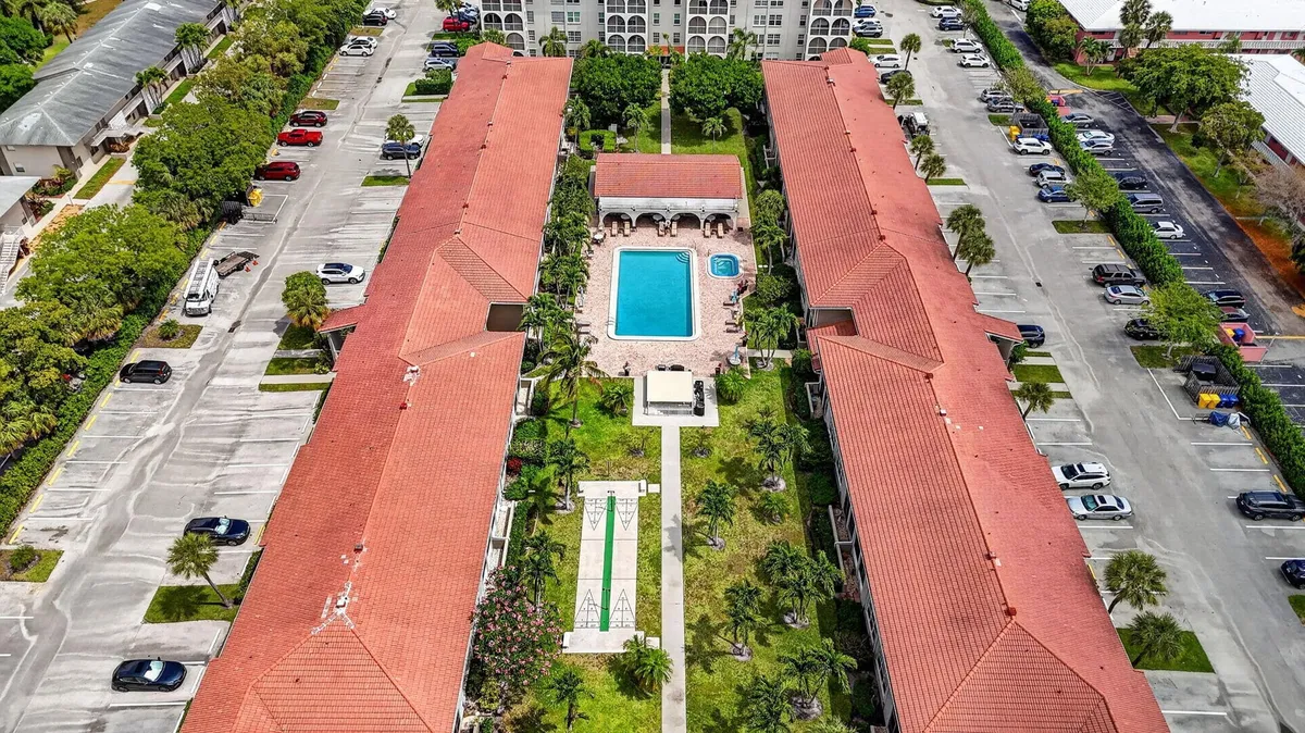  Unit 5220 photo 34
