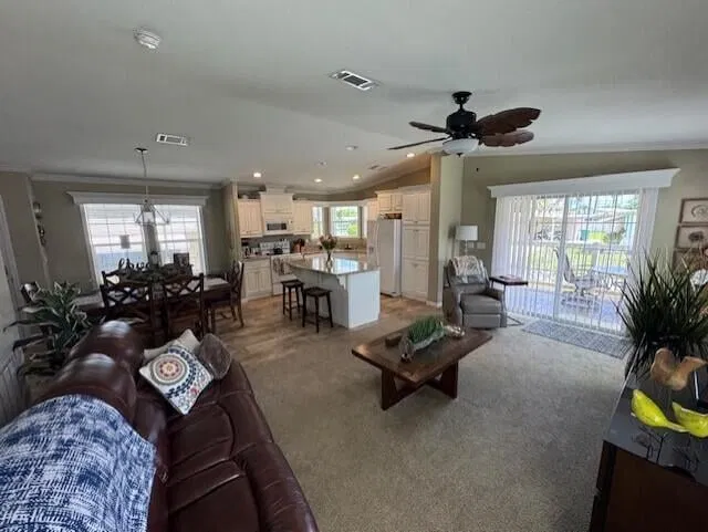 Unit 136 photo 16