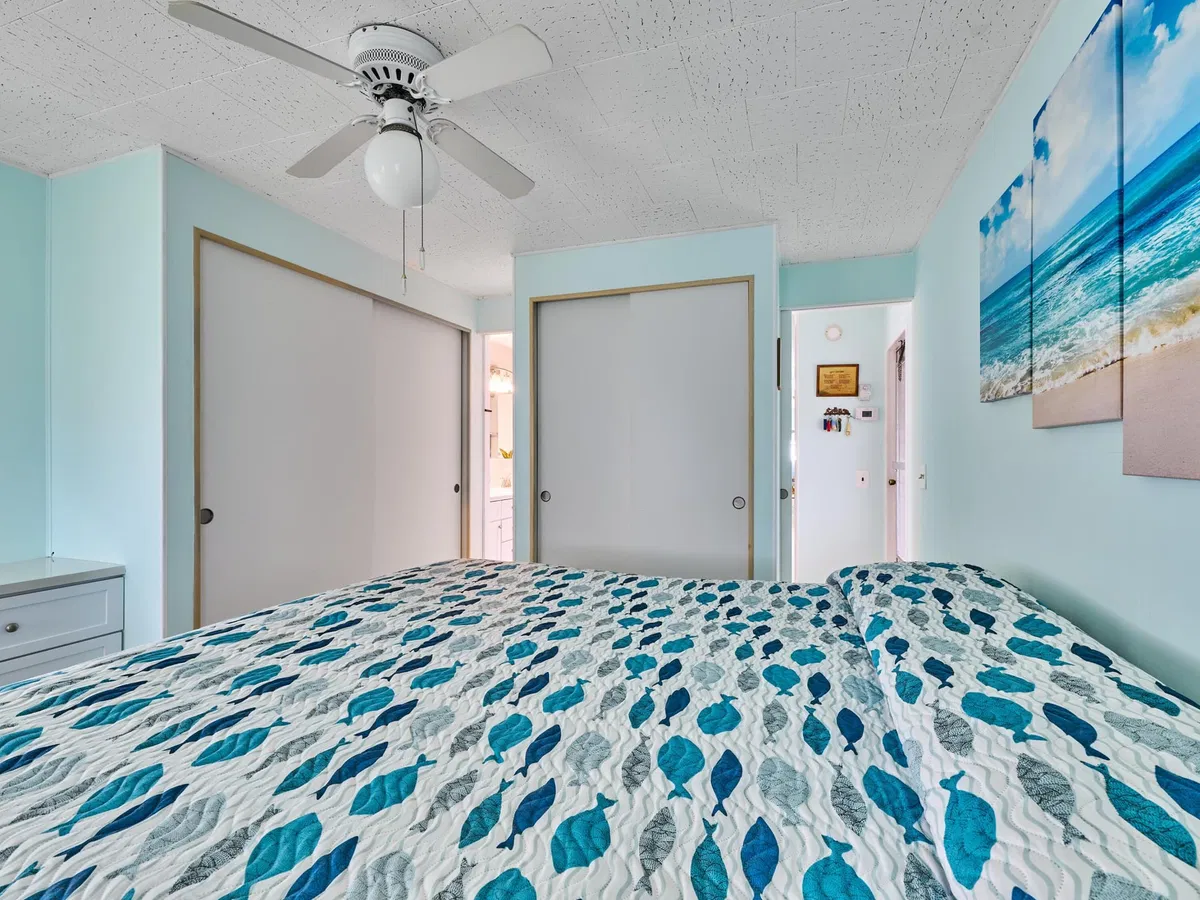 Unit 123 photo 19