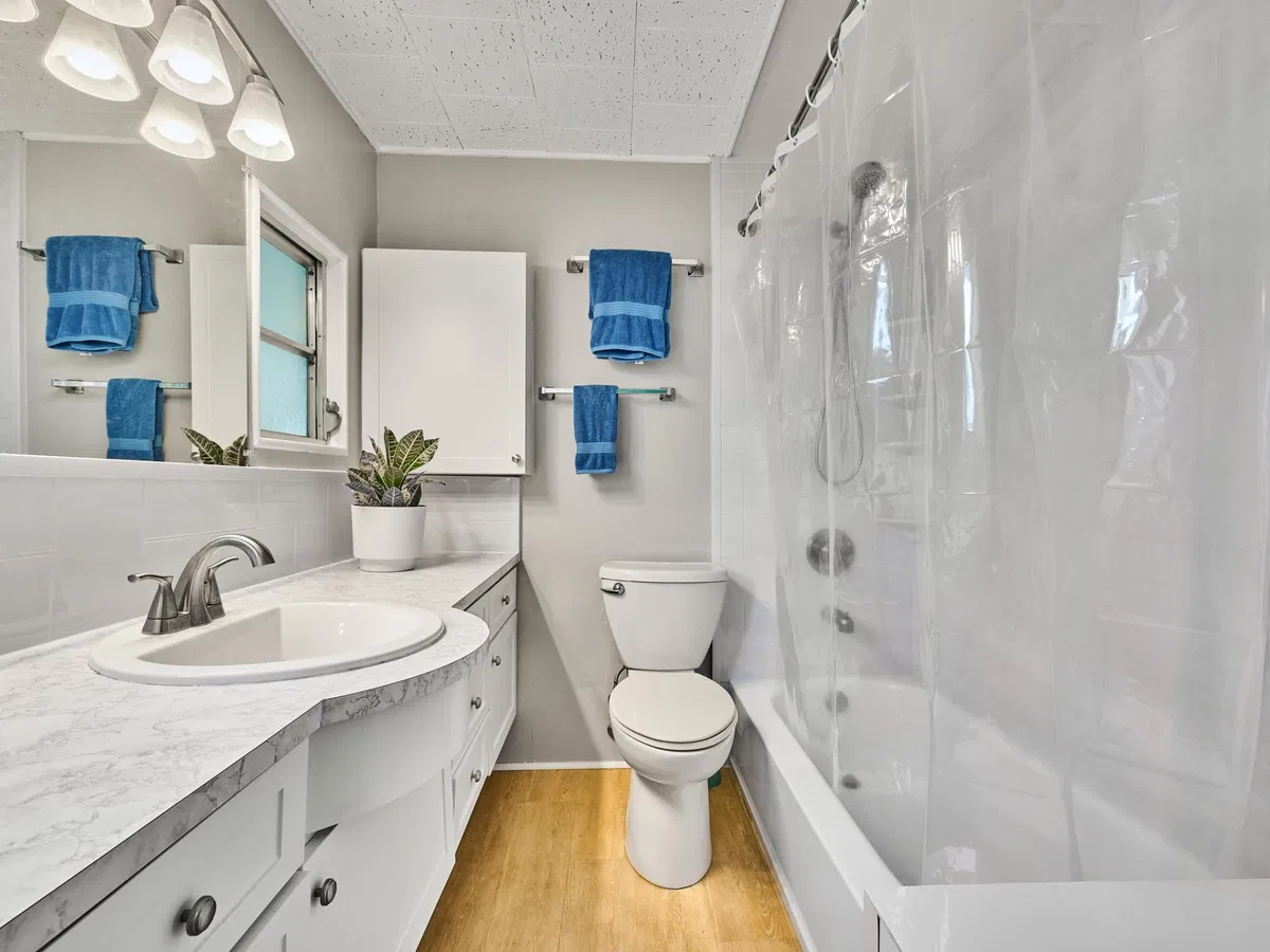 Unit 123 photo 25